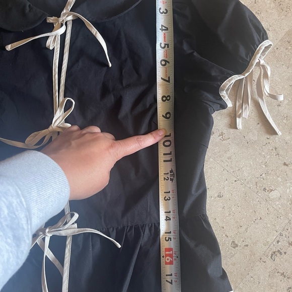 Black Puff Sleeve Blouse with Ribbon Detail - Picture 4 of 5